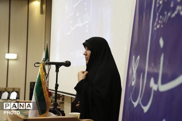  جشنواره «آینه عشق» در دبیرستان شاهد شهدای هفتم تیر 