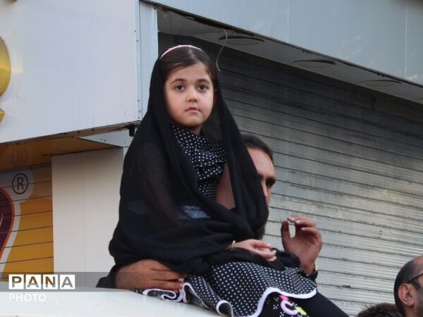 ماتم حسینی در چهارراه بهار؛ ضجه های عاشورایی در غروب غربت