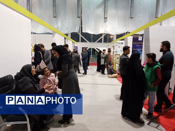حضور پررنگ دانش‌آموزان در نمایشگاه آثار و دستاوردهای پژوهش و فناوری خراسان رضوی