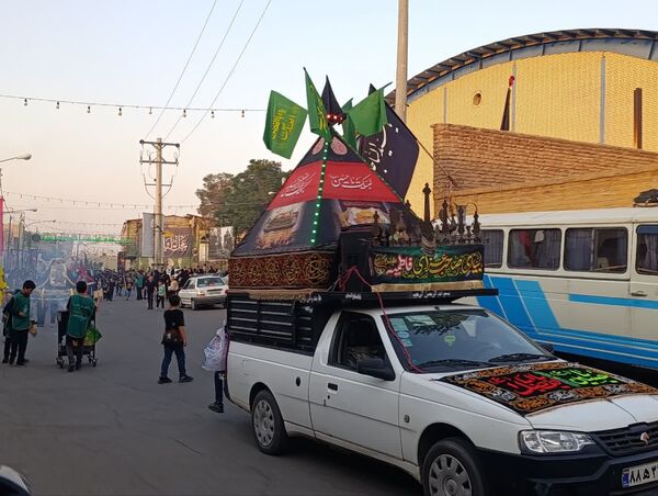 اجتماع بزرگ نوجوانان حسینی در دسته عزای احلی من العسل در کاشان