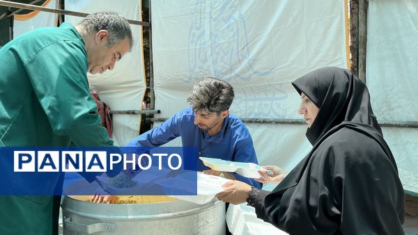 سفره غذای ۴۰ هزار نفری عید غدیر در مشهد برپا شد