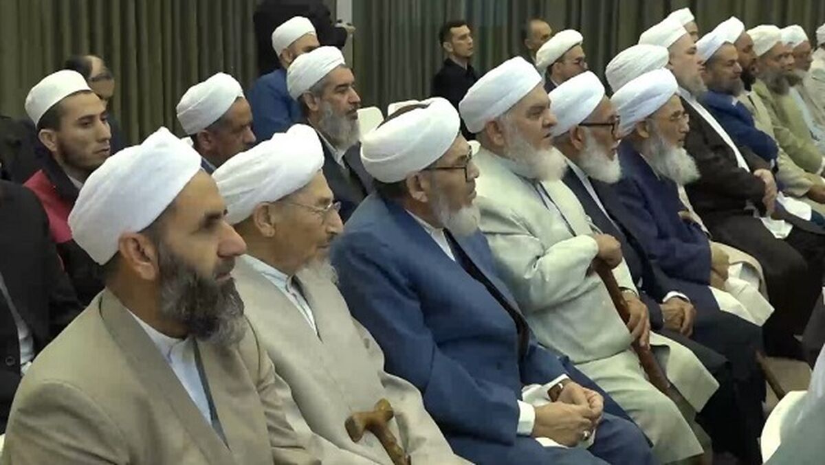 بیعت ۲۴۰۰ نفر از علمای اهل‌سنت گلستان با رهبر معظم انقلاب اسلامی