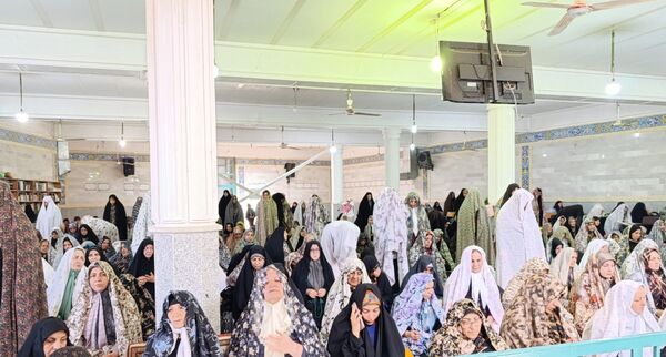 حضور نوجوانان علم و دانش مدرسه حضرت زینب(س) در نماز جمعه شهرستان اسدآباد 