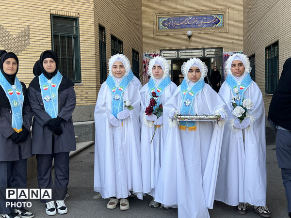 برگزاری مراسم صبحگاه تشکیلاتی در هنرستان دخترانه دکتر مهدی اکبریه تبریز