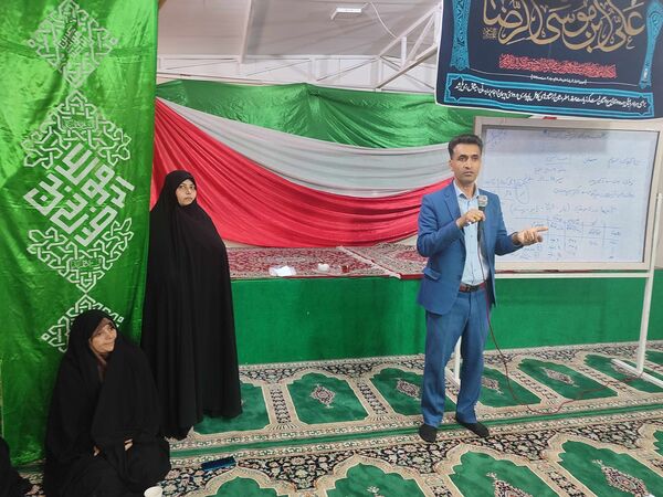 برگزاری جلسه آموزش خانواده در دبستان شاهد حاج تقی آقا بزرگ مشهد