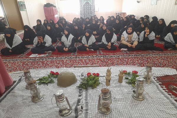 گرامیداشت یاد شهید سید حسن نصرالله در دبیرستان شاهد تکتم مشهد