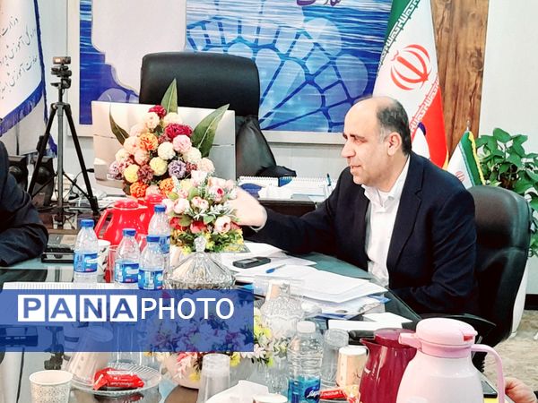 جلسه استانی دومین دوره مسابقه ملی دانش‌آموزان حافظ خوان ایران در بوشهر