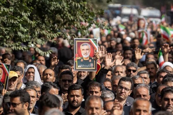 تشییع با شکوه شهدای مقاومت در دارالمؤمنین کاشان