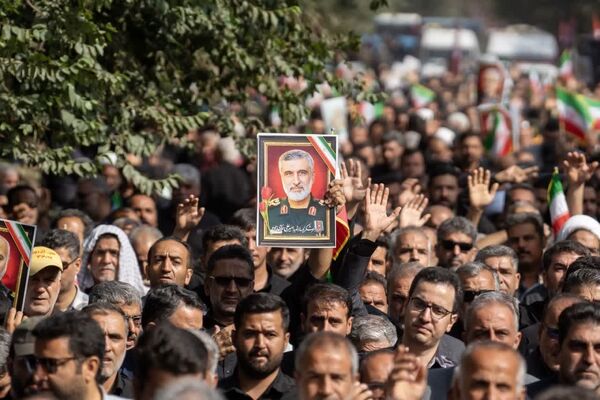 تشییع با شکوه شهدای مقاومت در دارالمؤمنین کاشان