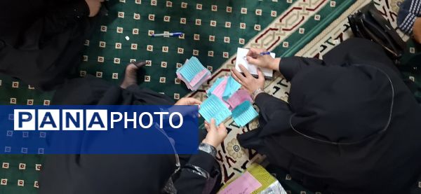 جلسه انجمن اولیاء ومربیان دبستان نیایش