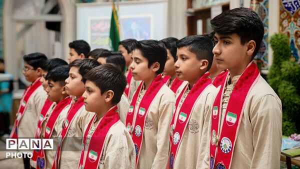 اجتماع فرهنگیان به مناسبت چهلمین شب از شهادت رهبر در نیشابور