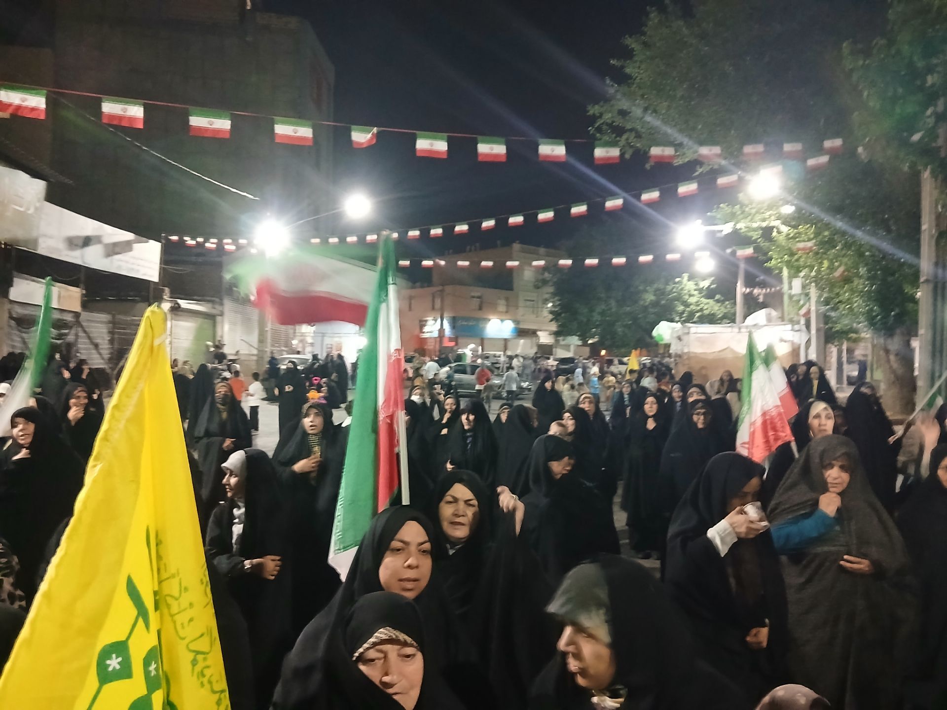 خیابان‌های البرز در اجتماعات شبانه جلوه‌گاه وحدت امت اسلامی 