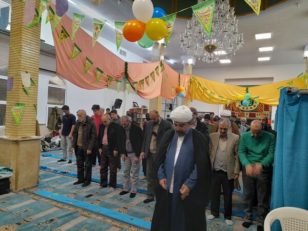 دیدار رئیس آموزش و پرورش منطقه پردیس با دانش‌آموزان معتکف در مسجد الزهرا