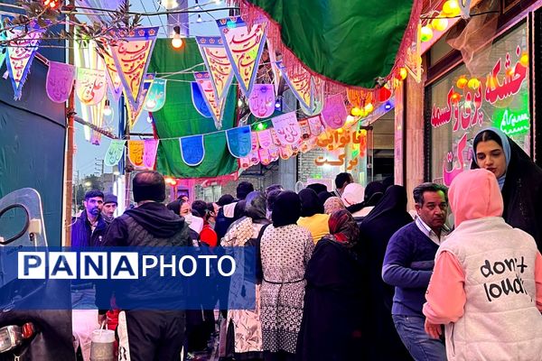پیشوا غرق در نور و شادی؛ جشن میلاد حضرت مهدی (عج)