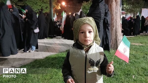 شصت‌وهشتمین شور وطن‌دوستی تویسرکانی‌ها در کفِ خیابان
