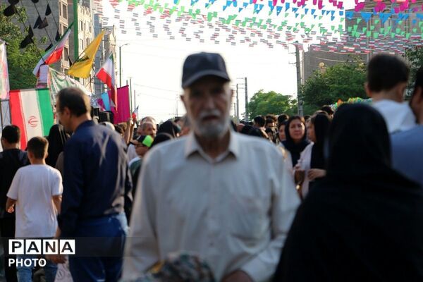 حضور پرشور مردم قرچک در مهمونی یک کیلومتری غدیر