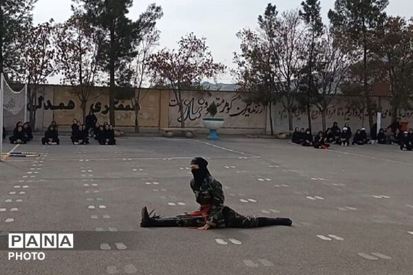  گرامیداشت هفته تربیت‌بدنی و افتتاحیه المپیاد ورزشی در مدرسه سعید کازرانی ملارد