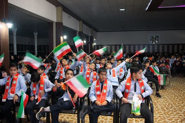 جشن بزرگ یاوران انقلاب در سروستان