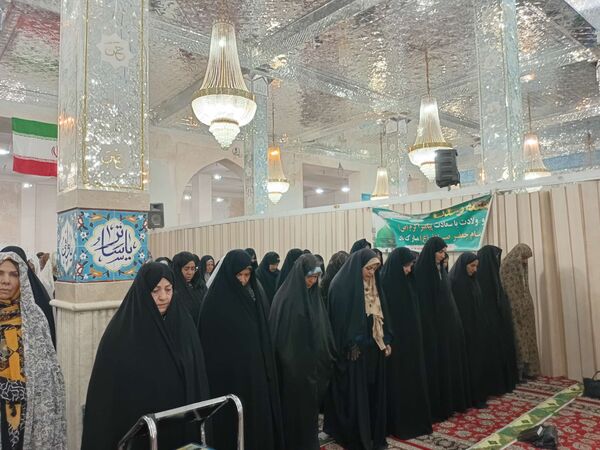 نماز جماعت در شب میلاد پیامبر اکرم (ص) و امام صادق (ع) در کاخک