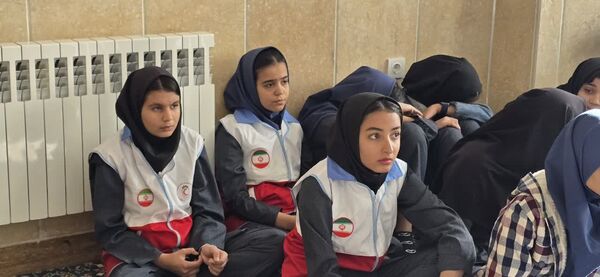 تمرین آمادگی دانش‌آموزان بافق در مانور سراسری زلزله و ایمنی