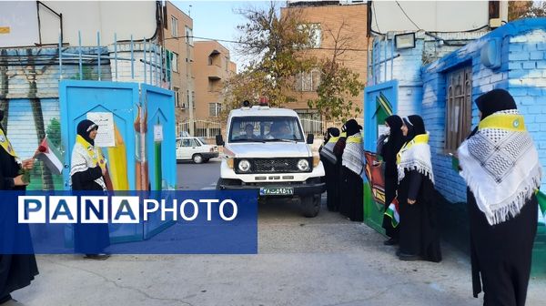 وداع دانش‌آموزان دبیرستان فرهنگیان ناحیه ۷ با شهید گمنام 