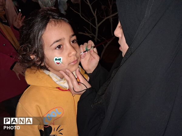  دهه نودی ها طراوت بخش اجتماعات شبانه در بلوار فضل نیشابور
