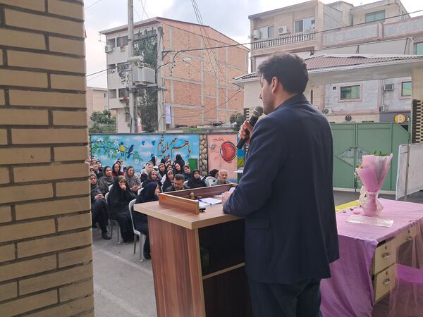 گرامیداشت هفته پیوند اولیا و مربیان در دبیرستان بهار آزادی قائمشهر