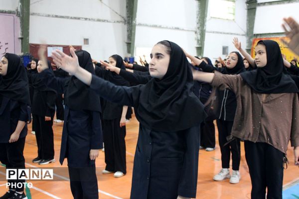 اجرای پیرامید دانش آموزان شهرستان سملقان با موضوع جنگ رمضان 