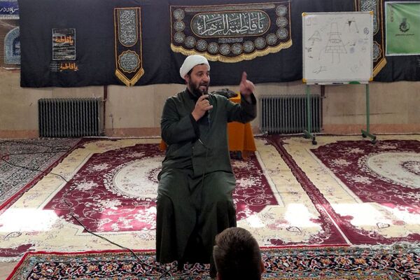 سلسله جلسات گفتمان دینی و مشاوره خانواده در هنرستان موفقیان