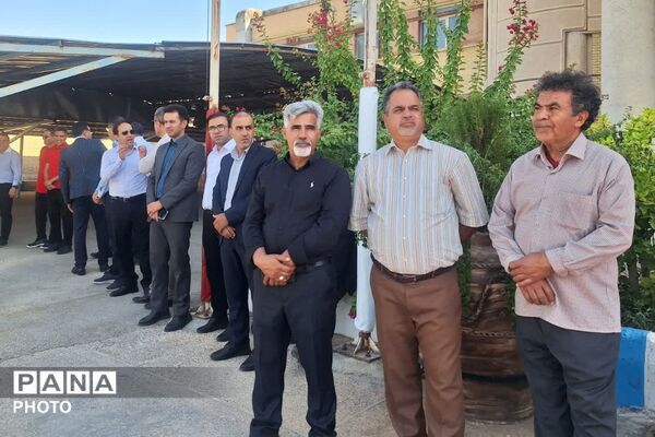 طنین زنگ مهر در دبیرستان رازی شیراز - 2
