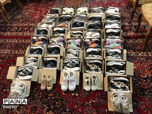 اهدای پوشاک و کفش به دانش آموزان نیازمند کلاتی