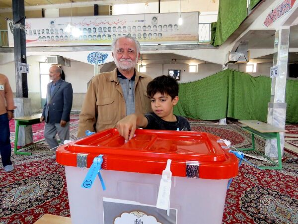 دور دوم انتخابات چهاردهمین دوره ریاست‌جمهوری در شهر درق