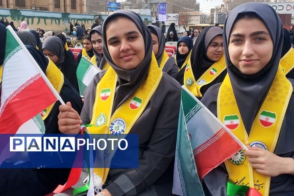 تولد چهل‌وهفت سالگی انقلاب‌اسلامی‌ایران در شهرستان اسلامشهر با مشارکت هزاران نفر از اقشار مختلف