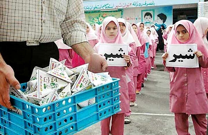 توزیع بیش از ۴۰ نوبت شیر رایگان تا پایان سال تحصیلی