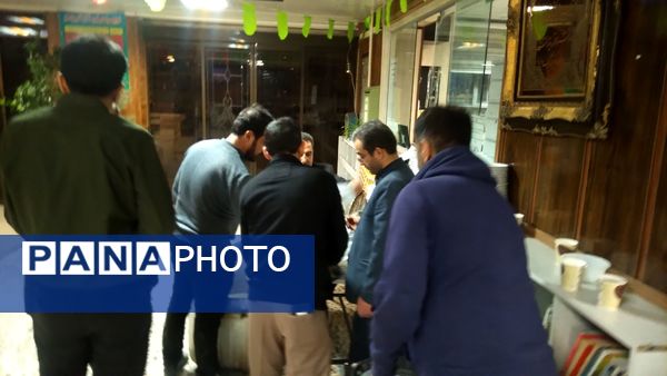 ضیافت ساده اما آسمانی به همت مسئولین دبیرستان سرآمد ناصر ناحیه ٧ مشهد برگزار شد