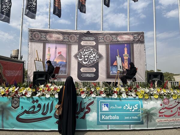 استقبال دلدادگان اباعبدالله الحسین (ع) از پیاده روی جاماندگان اربعین حسینی‌