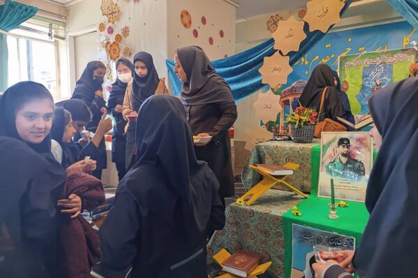 محفل انس با قرآن کریم در دبیرستان حاج بهادر گراشی ناحیه ۳