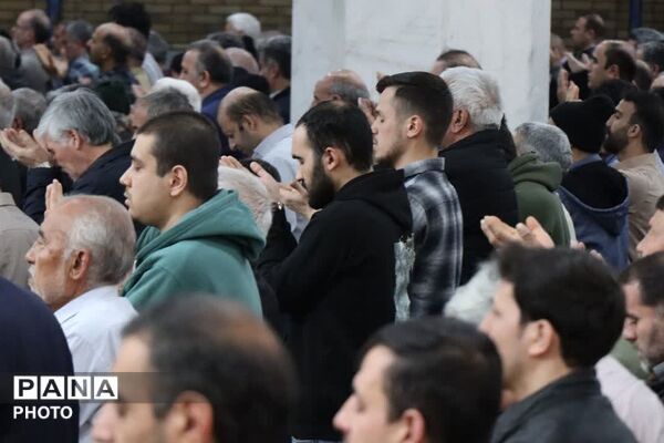 تجلیل از خادمین عرصه تربیت در نمازجمعه باقرشهر و کهریزک 