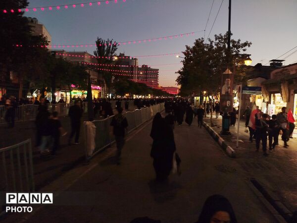 مشهد، روایت‌گر حماسه وفاداری؛ بدرقه باشکوه رهبر شهید ایران