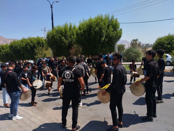 پیاده‌روی دلدادگان جامانده از کربلا در حاجی‌آباد