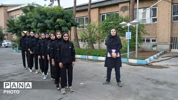 آغاز مسابقات ورزشی دختران دانش‌آموز با شعار سلامت و امنیت در همدان