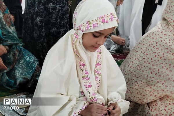 نسل نو در آینه ایمان؛ حضور دل‌نشین نوجوانان نماز جمعه بهارستان