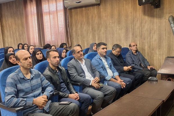 نشست صمیمی رئیس آموزش‌وپرورش قدس با انجمن‌های مدارس