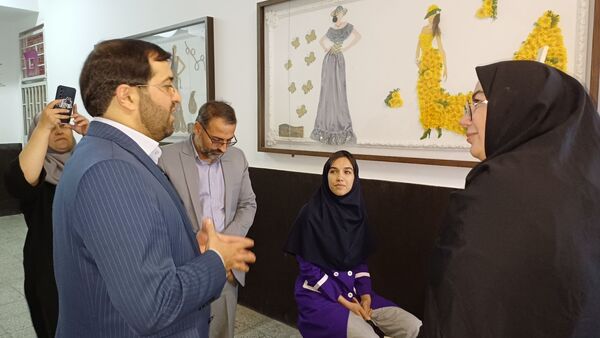 برگزاری افتتاحیه نمایشگاه مشاغل در هنرستان نور،ملارد 