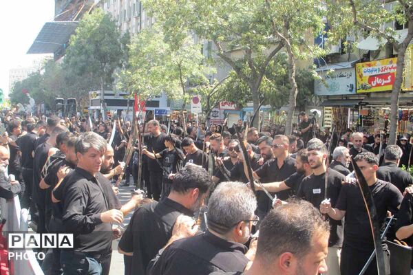 حضور میلیونی زائران در مشهد