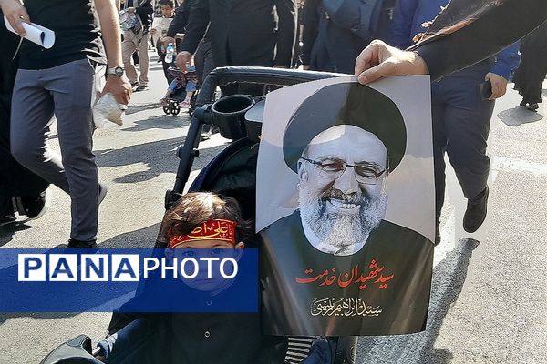 حضور میلیونی مردم تهران برای بدرقه شهید جمهور و یاران