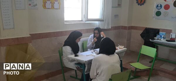 خدمات گسترده درمانی گروه‌های جهادی دانشجویی در منطقه  شهرک ابریشم چهار باغ ساوجبلاغ
