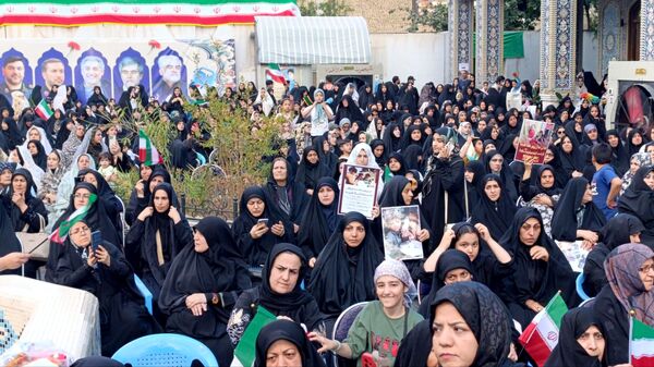 چهلم سردار حاجی‌زاده و فرزندان شهدا در منطقه ۱۷