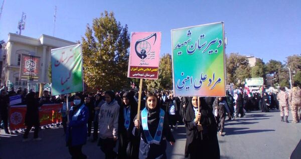 راهپیمایی 13 آبان با حضور حداکثری دانش آموزان در شهرستان نیشابور 
