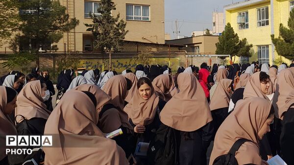 به وقت مهربانی و همدلی در دبیرستان نورالهدی 